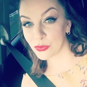 Meet your Posher, Mandy